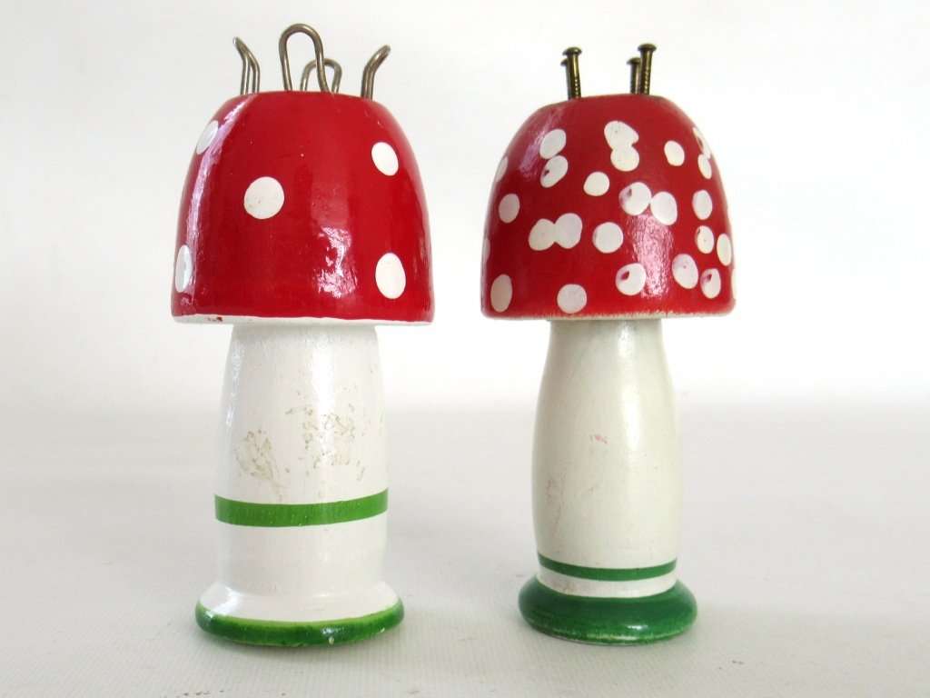 UpperDutch:Sewing Supplies,Set of 2 Vintage Wooden Mushroom Knitting Dolls French Knitting, Bobbin Doll / Knitting Nancy.