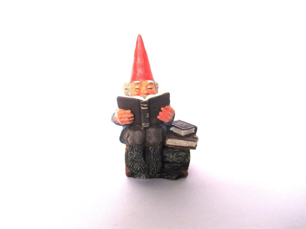 Rien Poortvliet Reading Gnome figurine 'Gideon' Classic Gnomes.