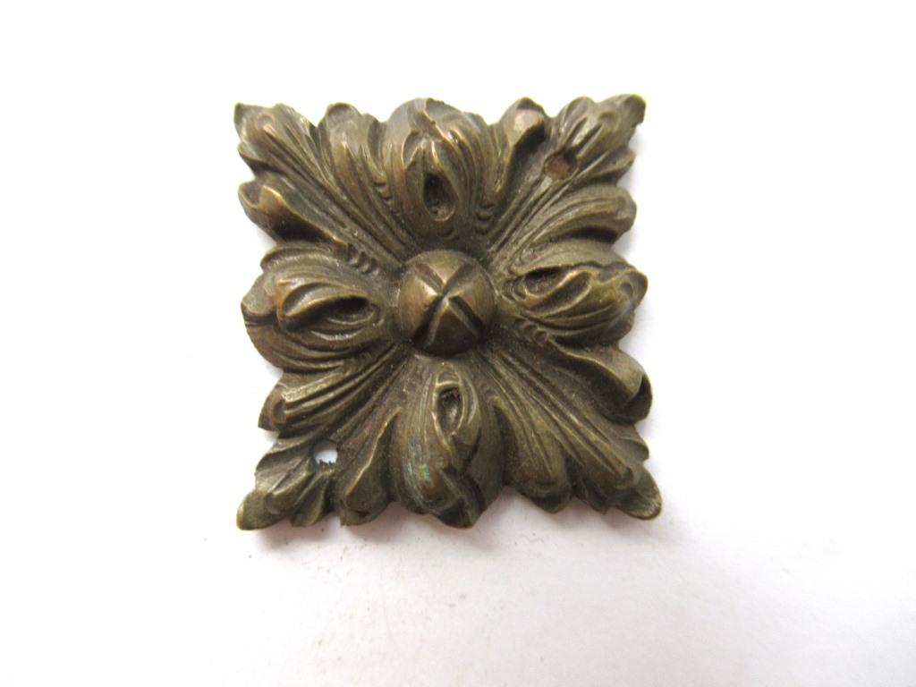 1 (ONE) Antique Brass embellishment, furniture applique, pediment.