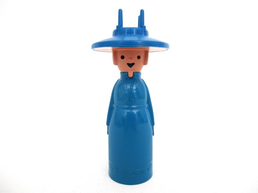 Knitting Nancy, Vintage Plastic Jean Spool made in West-Germany, Spool Knitter, French Knitting, Bobbin Doll, Knitting doll