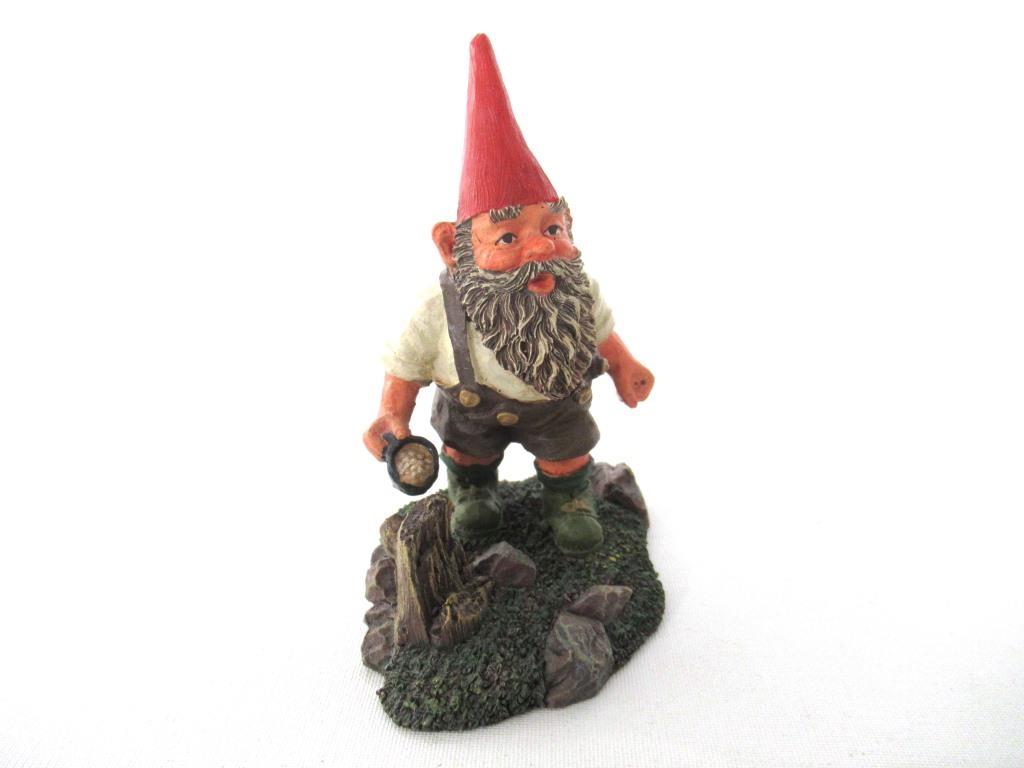 'Hansli' Gnome figurine after a design by Rien Poortvliet. Classic Gnomes