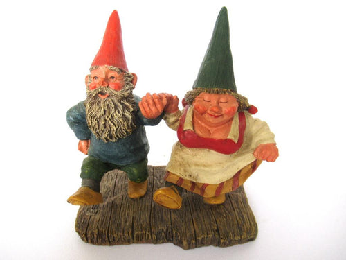 Gnomes 'What a Beautiful Day' Gnome figurine after a design by Rien Poortvliet. Dancing gnomes on wooden shoes. Dutch Classic Gnomes series. AAAAAAA International Co. Ltd.
