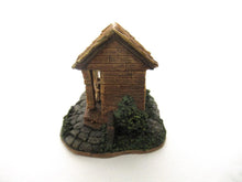 Classic Gnomes 'Mice House' Gnome figurine after a design by Rien Poortvliet.