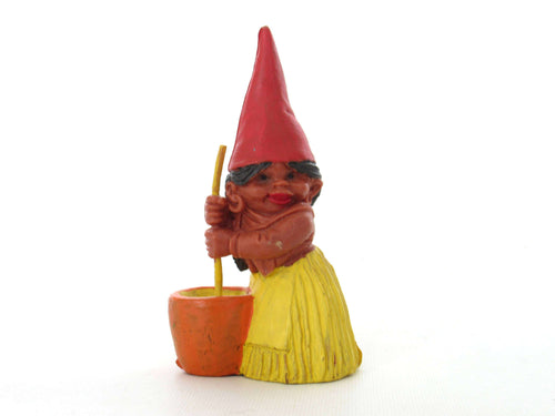 UpperDutch:,1 (ONE) David the Gnome figurine after a design by Rien Poortvliet. BRB / Startoys figurines. David el gnomo. Cooking, Sturring.