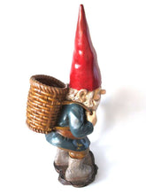 UpperDutch:Gnome,Garden gnome 33 INCH Foraging Gnome with Basket. Rien Poortvliet, David the Gnome, Klaus Wickl Childrens decor, el Gnomo. Gift