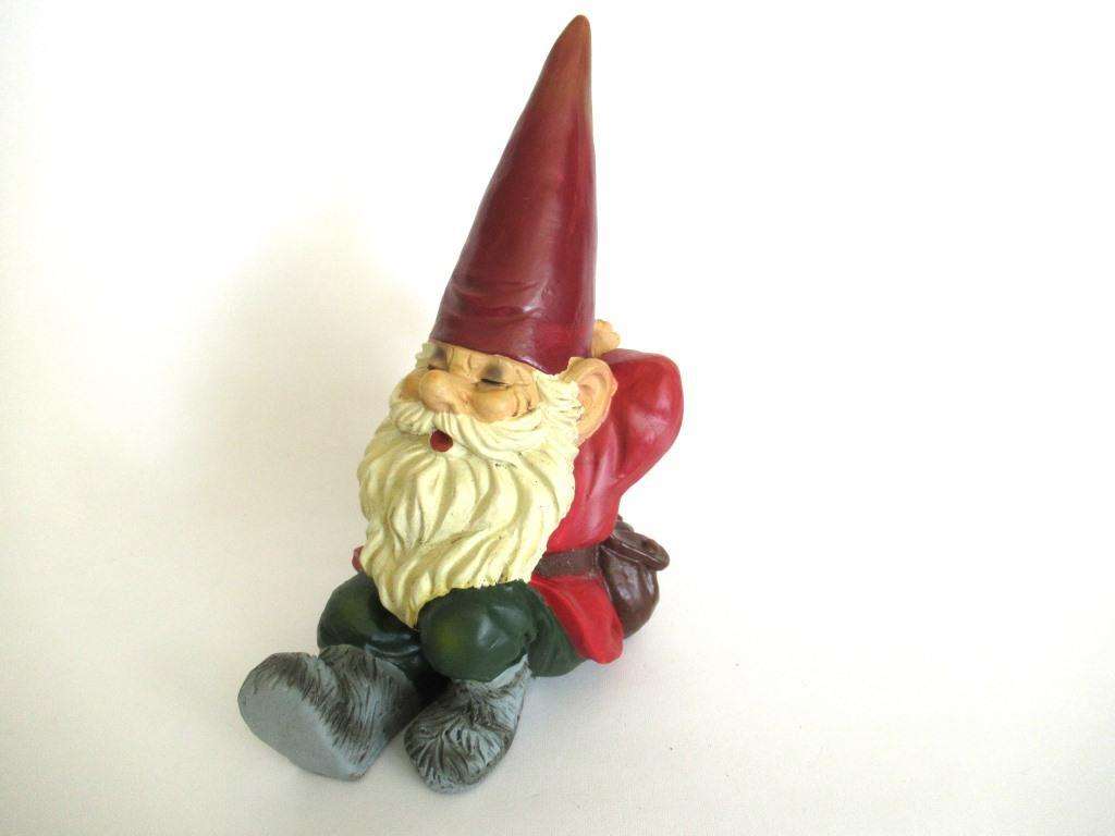 UpperDutch:Gnome,Sleeping Gnome after a design by Rien Poortvliet, David the Gnome.