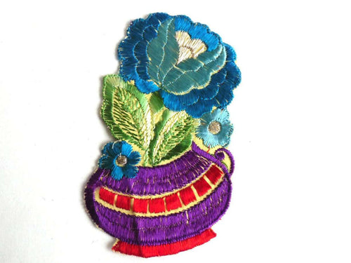 UpperDutch:Sewing Supplies,Applique, flower basket applique, 1930s vintage embroidered applique. Vintage floral patch, sewing supply.