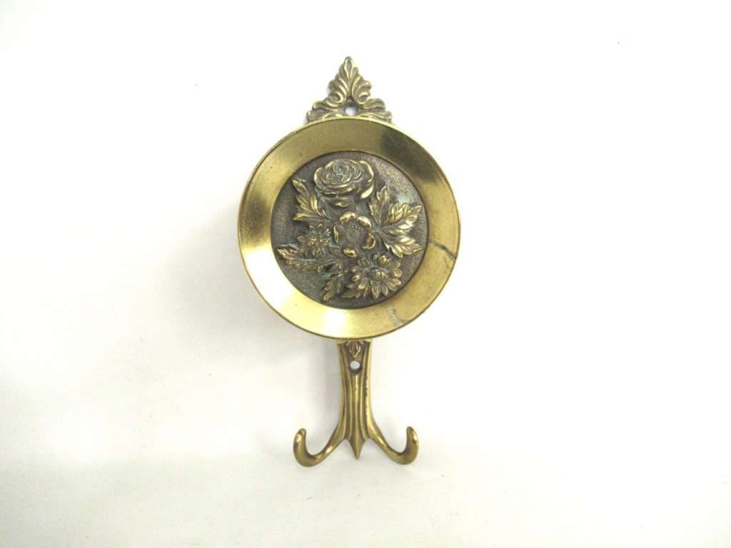 UpperDutch:,1 (ONE) vintage Ornate Wall hook, Floral Coat Hooks, Victorian Style, Made in Italy. Brev.