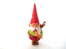 Bagpipe playing gnome, David the Gnome figurine with kilt, Rien Poortvliet, Pocket gnome miniature scottish gnome.