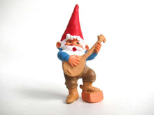 UpperDutch:Gnomes,1 (ONE) Music Gnome figurine, Banjo playing gnome. After a design by Rien Poortvliet, Brb collectible pocket, miniature gnome.