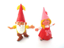 Brb Gnomes ice skating, Lisa and David the Gnome ice skating after a design by Rien Poortvliet.
