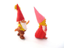 Brb Gnomes ice skating, Lisa and David the Gnome ice skating after a design by Rien Poortvliet.