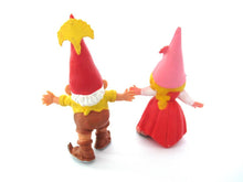 Brb Gnomes ice skating, Lisa and David the Gnome ice skating after a design by Rien Poortvliet.