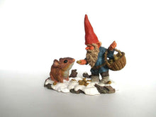 UpperDutch:Gnomes,David the gnome, Rien Poortvliet, Gnome feeding mouse, Classic Gnomes, Gnome statue.