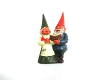 UpperDutch:Gnomes,Caroling gnomes, Gnome figurine, Mary and Michael, Klaus Wickl 1993, Enesco, Rien Poortvliet, Miniature collectible gnomes, Gnomes Caroling.