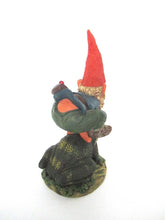 Gnome Figurine, 'Otto & Mo, 'Always leaping to the rescue', Rien Poortvliet, gnome on frog.