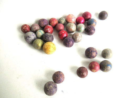 UpperDutch:Marbles,Antique marbles, Set of 30 antique clay marbles.