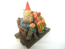 Classic Gnomes 'Love Forever' Gnome figurine after a design by Rien Poortvliet.