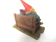 Classic Gnomes 'Love Forever' Gnome figurine after a design by Rien Poortvliet.
