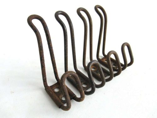 UpperDutch:Hooks and Hardware,Wire Coat Hooks, Set of 4 Rusty Chipped Wall hooks, Shabby Wall hook, Chipped paint Coat hook.