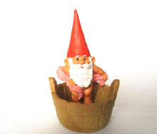 Gnome figurine, David the gnome taking a bath, after a design by Rien Poortvliet, Brb Gnome, David the Gnome.