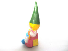 Knitting Gnome figurine, Gnome after a design by Rien Poortvliet, Brb, Lisa the Gnome.