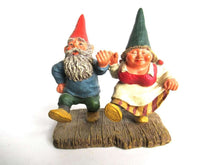 UpperDutch:Gnomes,Classic Gnomes 'What a Beautiful Day' Gnome figurine after a design by Rien Poortvliet