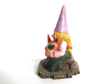 UpperDutch:Gnomes,New born, Breastfeeding Gnome figurine, Rien Poortvliet 'Catherine with baby's '. Twin gift