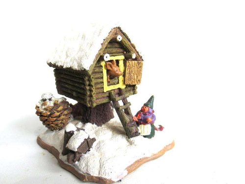 UpperDutch:Gnomes,Gnome figurine Rien Poortvliet Classic Gnomes Villages 'Mouse pile dwelling'.