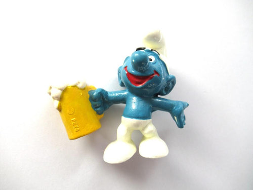 Smurf with beer, Schleich, Peyo, Pvc figurine.