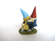 UpperDutch:Gnomes,Rien Poortvliet gnome Dancing Gnome couple. David the gnome, Klaus wickl.