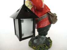 UpperDutch:Gnomes,Gnome with Lantern. Rien Poortvliet, David the Gnome, Outdoor decor, el Gnomo.