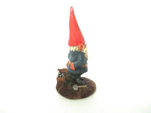 Gnome figurine with ax, Klaus Wickl, 'Al Jo' Small Gnome figurine after a design by Rien Poortvliet.