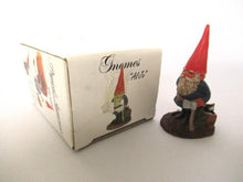 Gnome figurine with ax in original box, Klaus Wickl, 'Al Jo' Small Gnome figurine after a design by Rien Poortvliet.