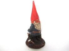 Gnome figurine with ax in original box, Klaus Wickl, 'Al Jo' Small Gnome figurine after a design by Rien Poortvliet.
