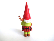 UpperDutch:Gnomes,Bagpipe playing gnome, David the Gnome figurine with kilt, Rien Poortvliet, Pocket gnome miniature scottish gnome.