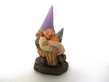 Classic Gnomes 'Corrina' Gnome figurine with baby after a design by Rien Poortvliet.