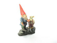 Rien Poortvliet Gnome figurine 'Al with mouse'.