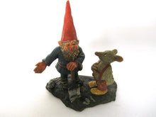 Rien Poortvliet Gnome figurine 'Al with mouse'.