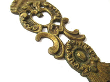 1 (ONE) Antique Brass Embellishment. Decoration mount, pediment, restoration supplies