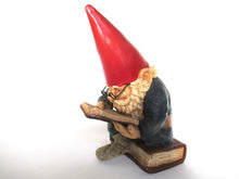 Gnome reading a book, David the Gnome, Design by Rien Poortvliet, bookend.