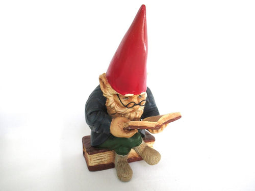 Gnome reading a book, David the Gnome, Design by Rien Poortvliet, bookend.