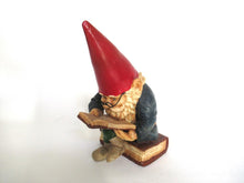 Gnome reading a book, David the Gnome, Design by Rien Poortvliet, bookend.