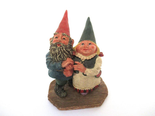 Gnome 'Looking to the moon' after a design by Rien Poortvliet.