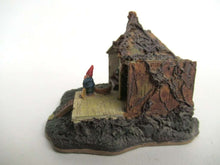 UpperDutch:Gnomes,Gnome figurine after a design by Rien Poortvliet Classic Gnomes Villages 'Open house'.