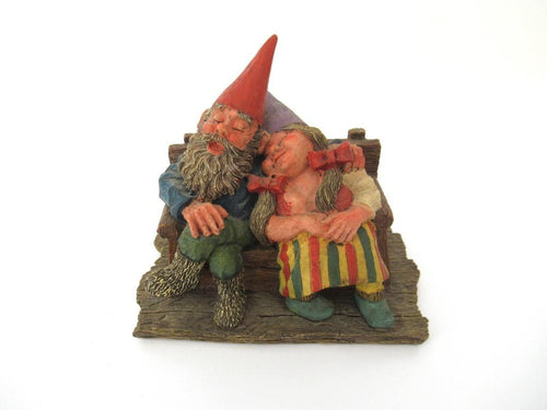 Gnome couple 'Love Forever' after a design by Rien Poortvliet.