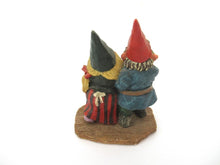 Gnome couple 'Looking to the moon' after a design by Rien Poortvliet.