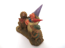 Classic Gnomes 'Living Together' Gnome Figurine after a design by Rien Poortvliet.