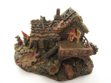 Classic Gnomes Villages 'Gnome-house and mouse' after a design by Rien Poortvliet Gnome figurine.
