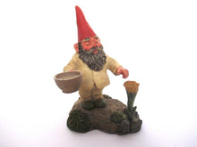Classic Gnomes 'Michael' Gnome figurine after a design by Rien Poortvliet, Gnome with Flower.